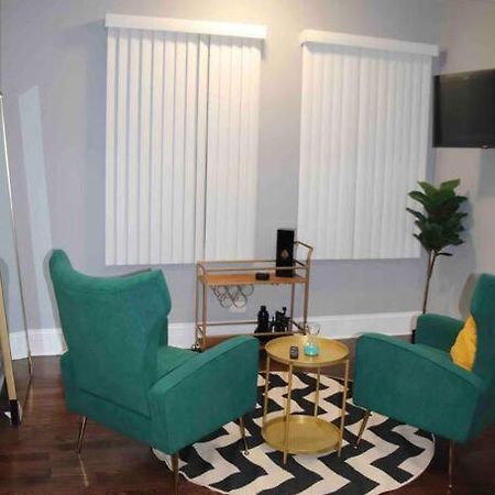 Upscale Apartment Westside Of Chicago Exterior foto